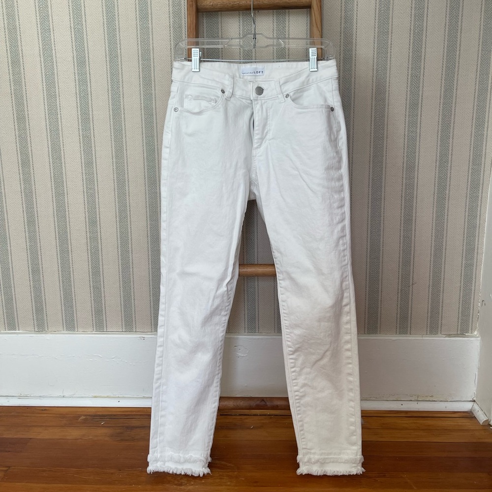 SOLD🚨LOFT Women's White Modern Straight Leg Jeans